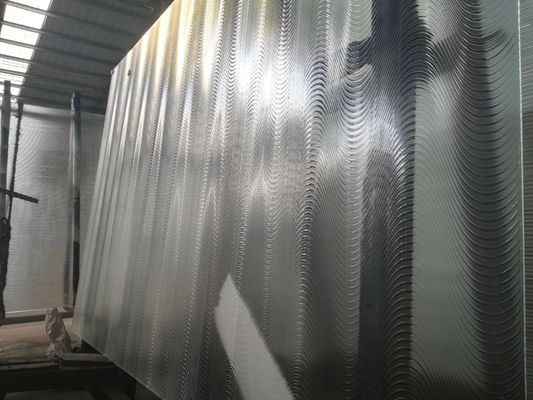 Multilayer Verwarmde die Golfjumbo aan de Bladen van het Grootteglas wordt gesneden